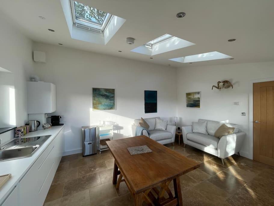 Tranquil, Secluded, Rural Cottage For Two Beaumaris Exterior photo